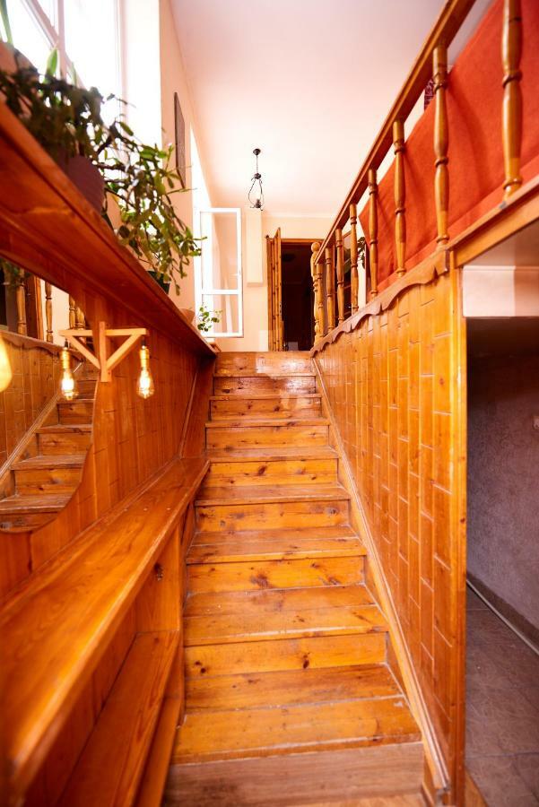 Wanderlust Hostel Almaty Exterior foto